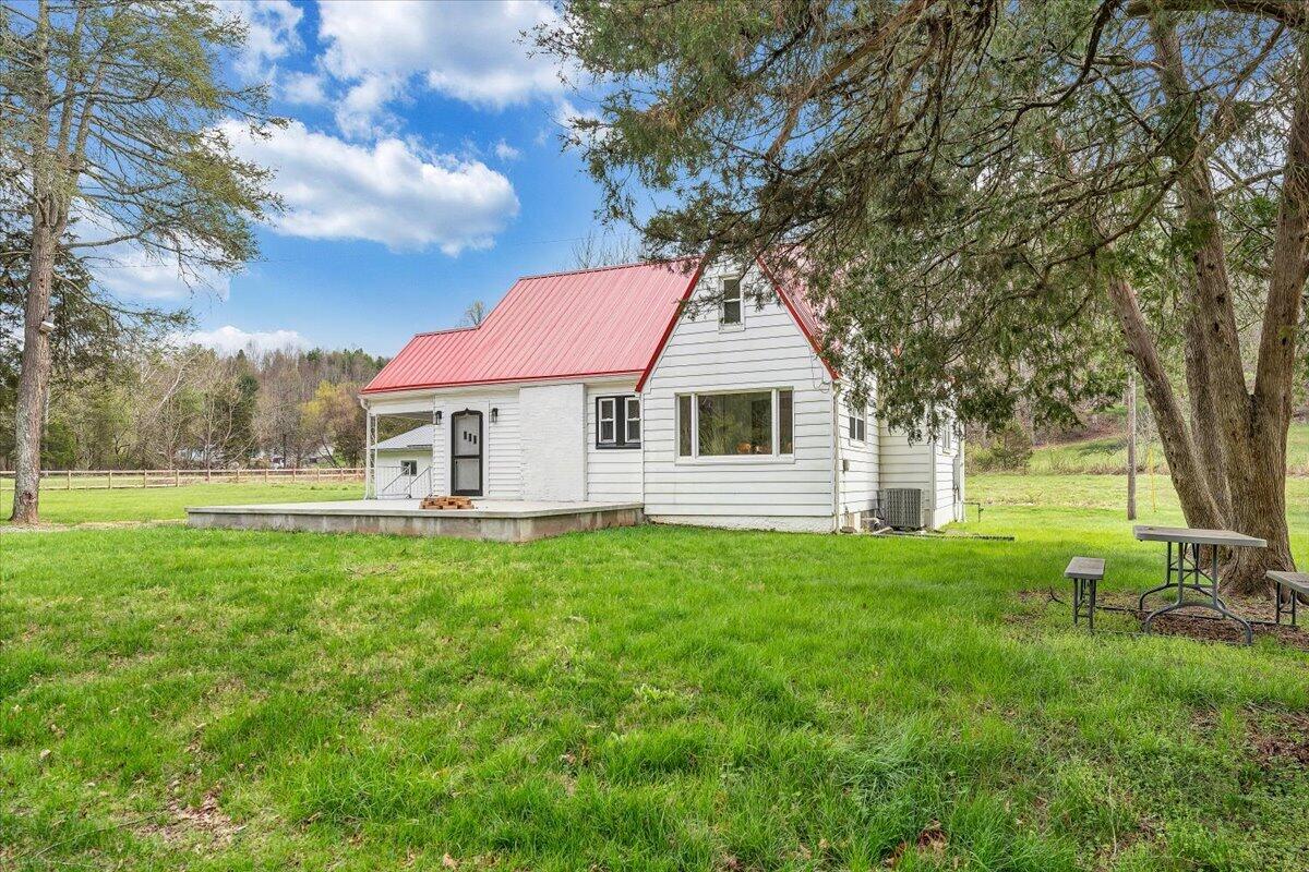 2827 Max Creek Road Hiwassee, VA 24347 - Photo 44 of 91 44-MIB09243