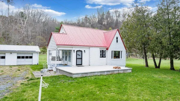 $339,000 | 2827 Max Creek Road, Hiwassee, VA 24347