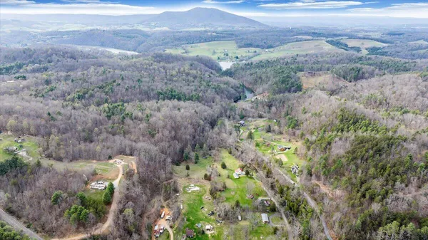 $339,000 | 2827 Max Creek Road, Hiwassee, VA 24347