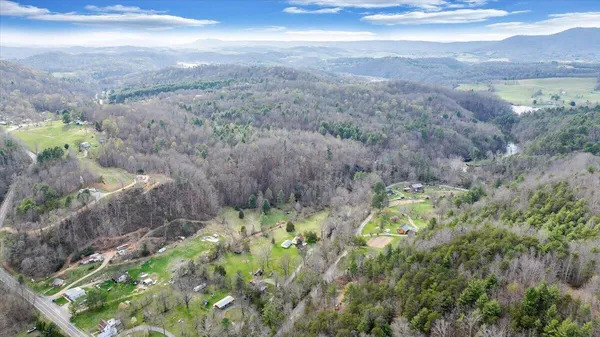 $339,000 | 2827 Max Creek Road, Hiwassee, VA 24347