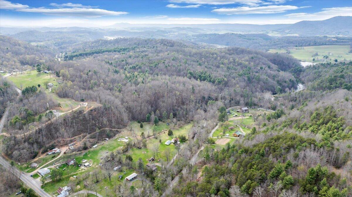 2827 Max Creek Road Hiwassee, VA 24347 - Photo 83 of 91 83-DJI_20260403154425_0253_D