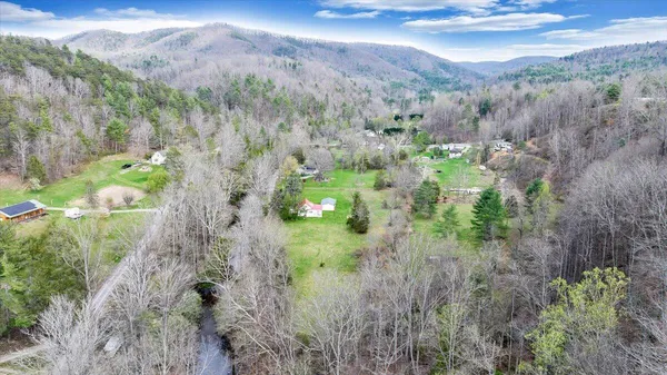 $339,000 | 2827 Max Creek Road, Hiwassee, VA 24347