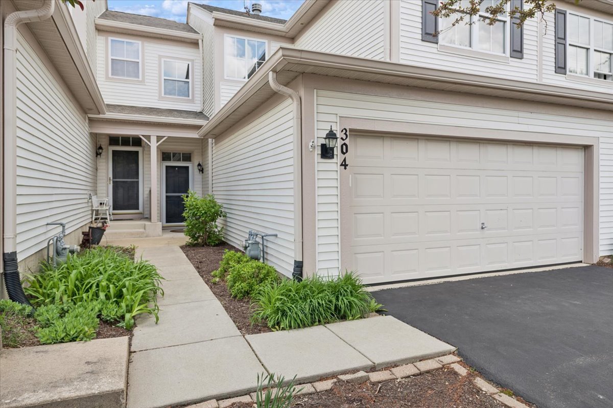 304 Grand Ridge Road, Unit 304 St. Charles, IL 60175 - Photo 2 of 20
