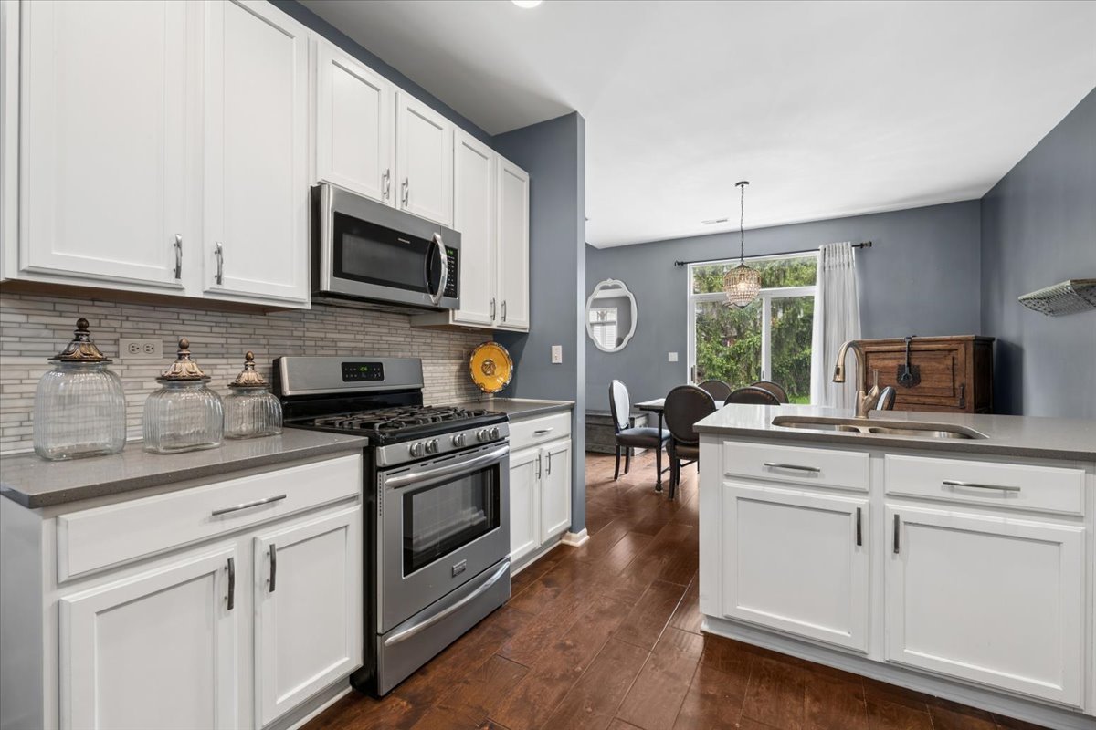 304 Grand Ridge Road, Unit 304 St. Charles, IL 60175 - Photo 10 of 20