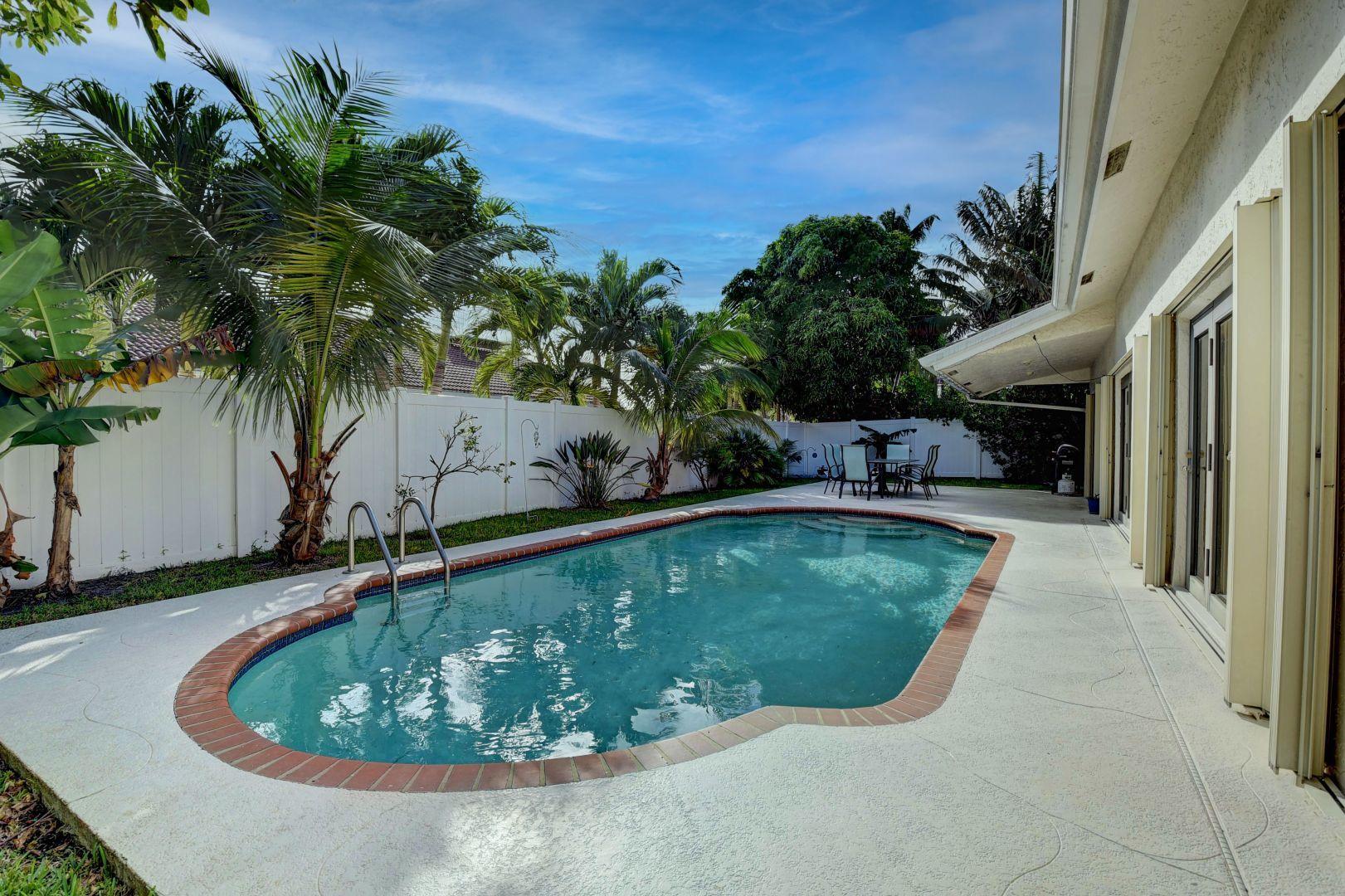 314 Sequoia Lane Boca Raton, FL 33487 - Photo 23 of 38 Pool
