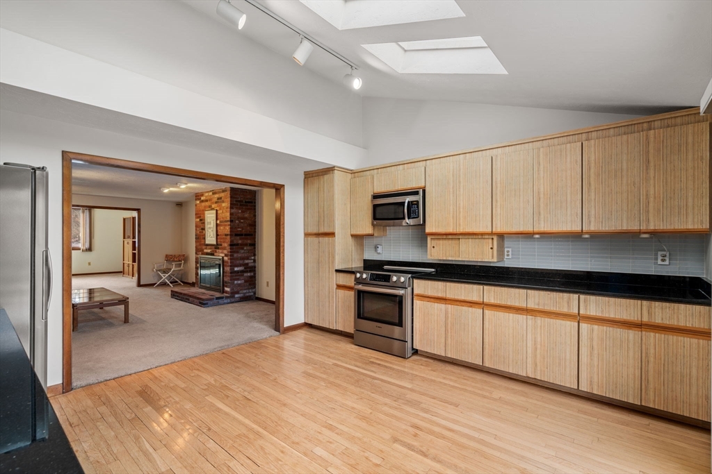 23 Larason Farm Road, Unit 23 Sharon, MA 02067 - Photo 13 of 29 Gallery Image 13