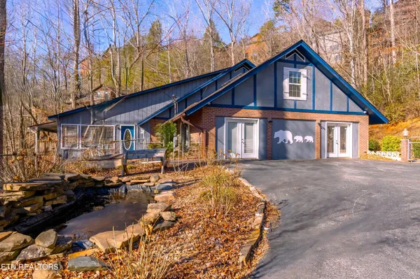 $1,890,000 | 751 Ridge Road, Gatlinburg, TN 37738