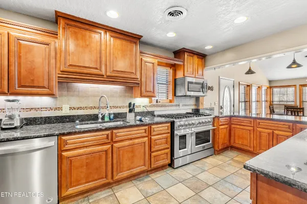 $1,785,000 | 751 Ridge Road, Gatlinburg, TN 37738