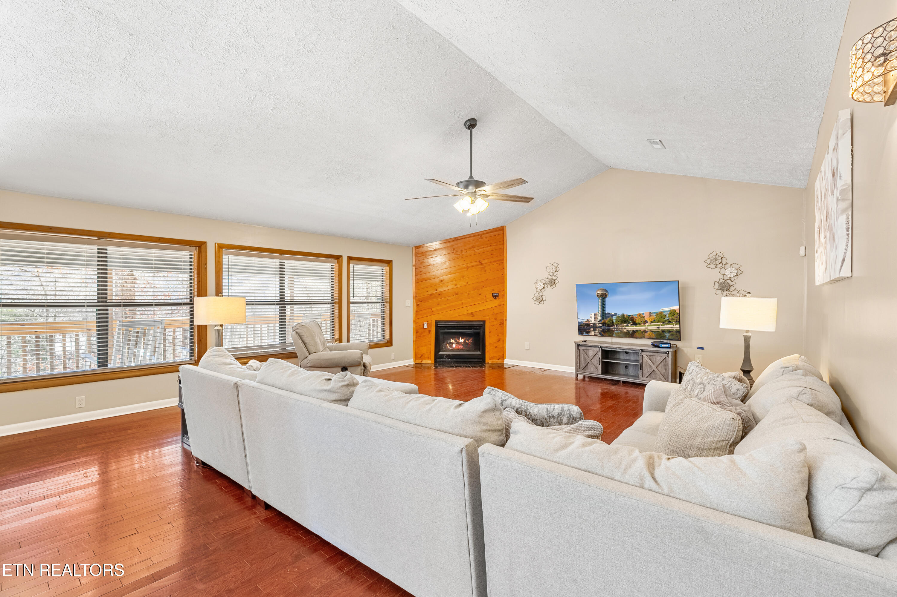 751 Ridge Road Gatlinburg, TN 37738 - Photo 4 of 59 751 RR Main 1c