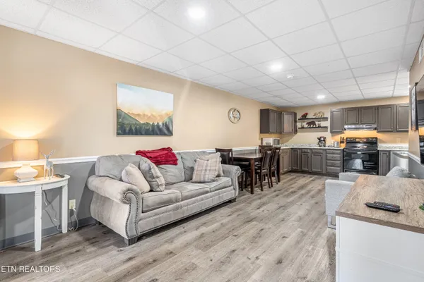 $1,785,000 | 751 Ridge Road, Gatlinburg, TN 37738