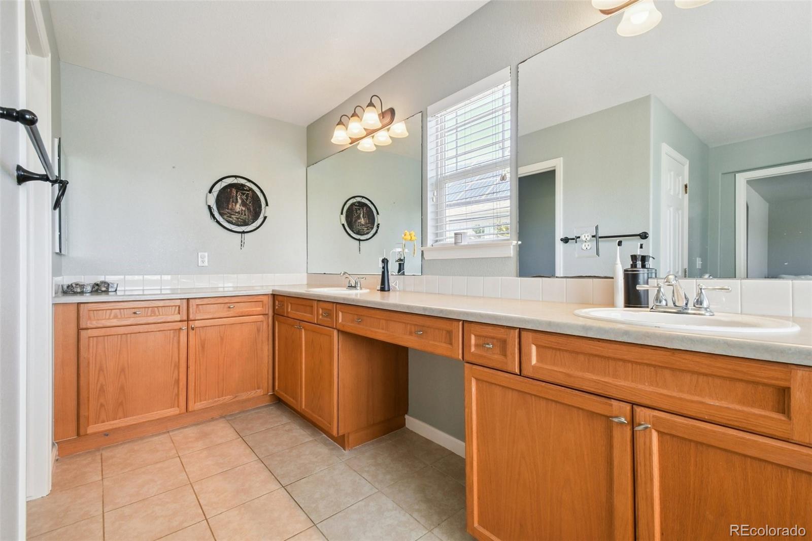 4144 South Liverpool Way Aurora, CO 80013 - Photo 17 of 21