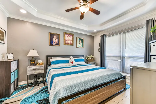 a view of yard with table and chairs and a barbeque