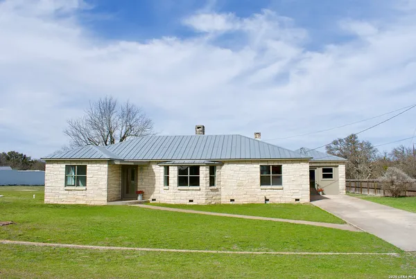 $369,900 | 102 Myrtle Avenue, Harper, TX 78631