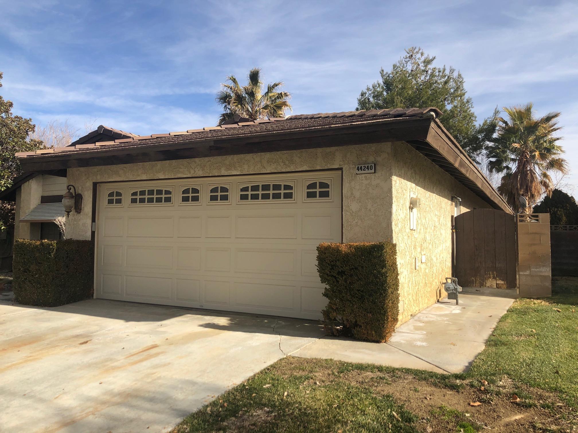 44240 Ruthron Avenue Lancaster, CA 93536 - Photo 3 of 18 ruthron6 - Copy