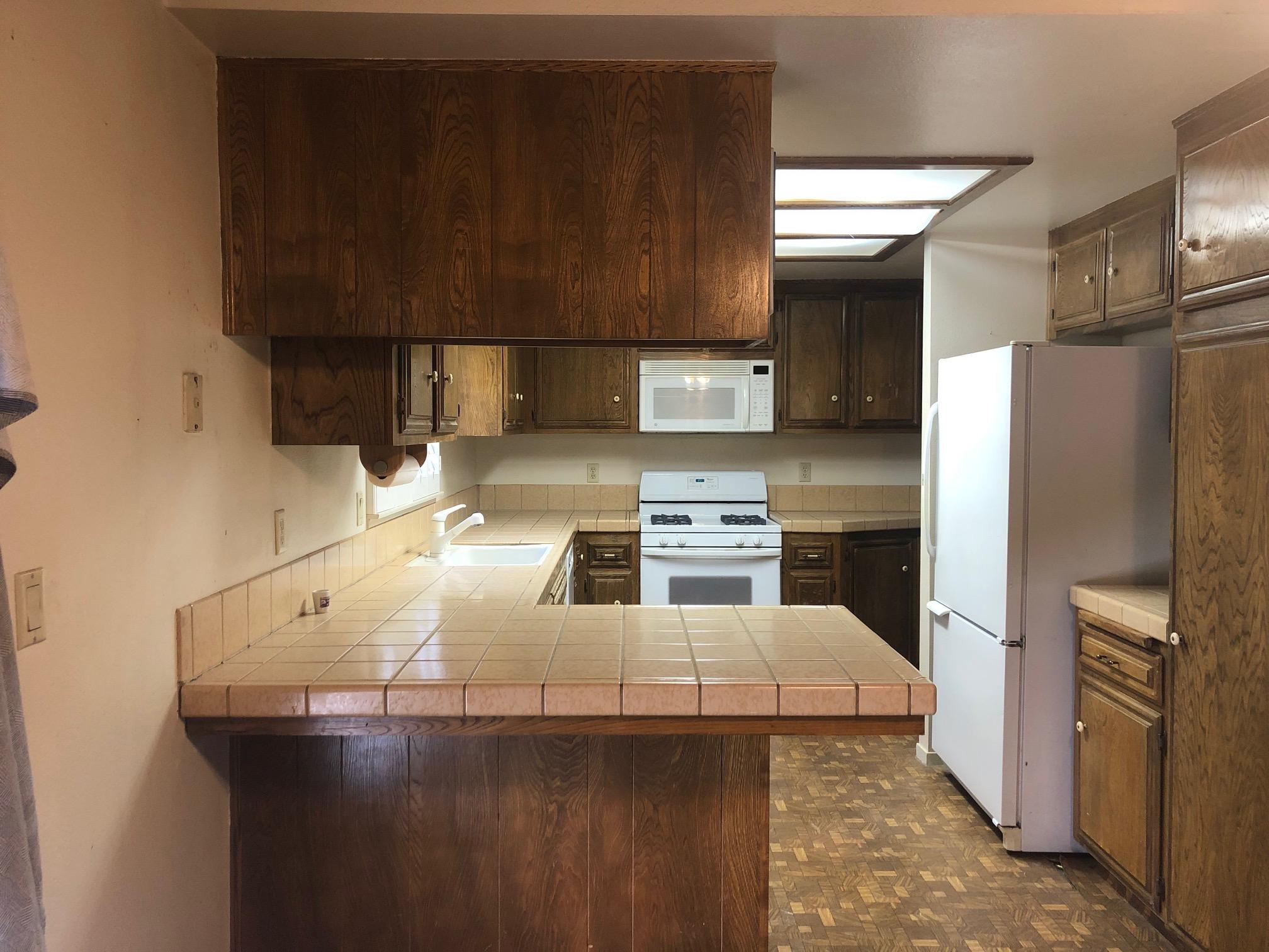 44240 Ruthron Avenue Lancaster, CA 93536 - Photo 4 of 18 ruthron7 - Copy