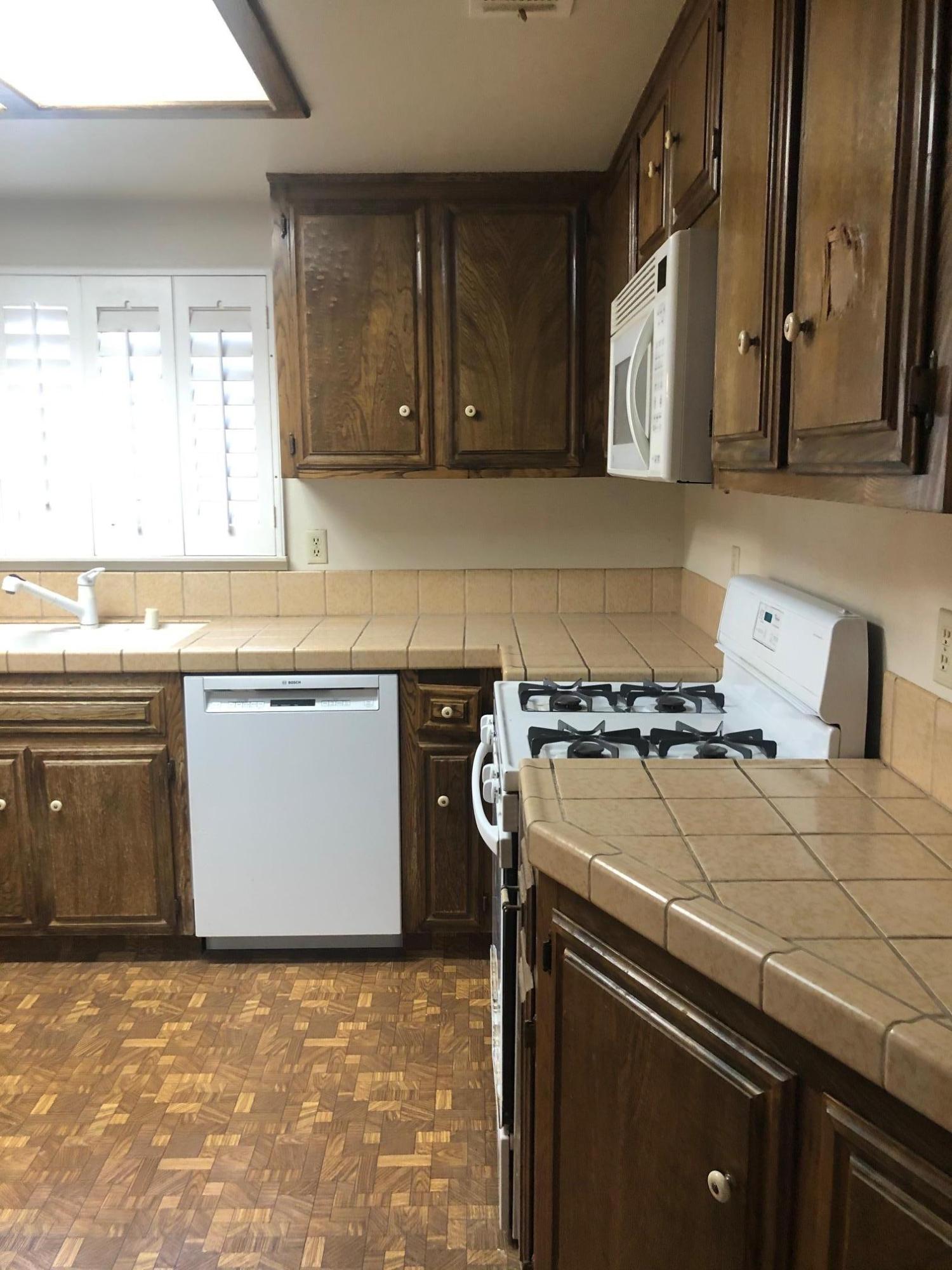44240 Ruthron Avenue Lancaster, CA 93536 - Photo 5 of 18 ruthron8 - Copy