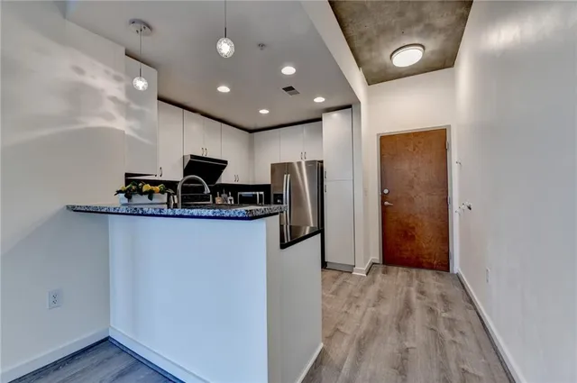 $299,900 | 860 Peachtree Street Northeast, Unit 2209, Atlanta, GA 30308