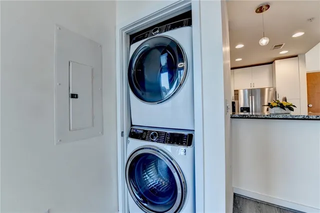 $299,900 | 860 Peachtree Street Northeast, Unit 2209, Atlanta, GA 30308