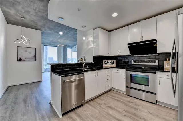 $299,900 | 860 Peachtree Street Northeast, Unit 2209, Atlanta, GA 30308