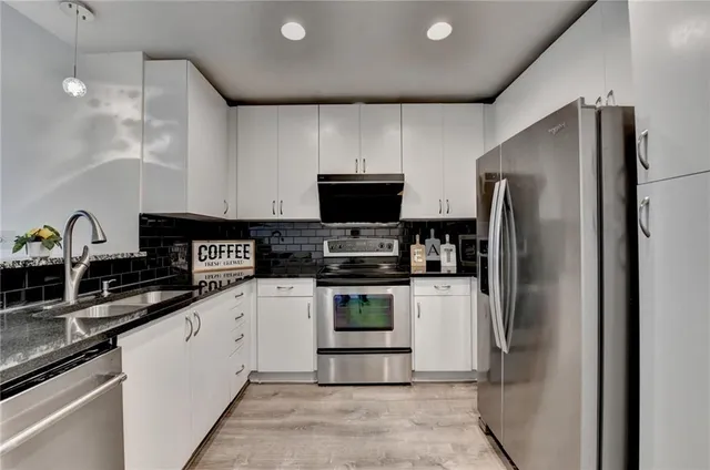 $299,900 | 860 Peachtree Street Northeast, Unit 2209, Atlanta, GA 30308