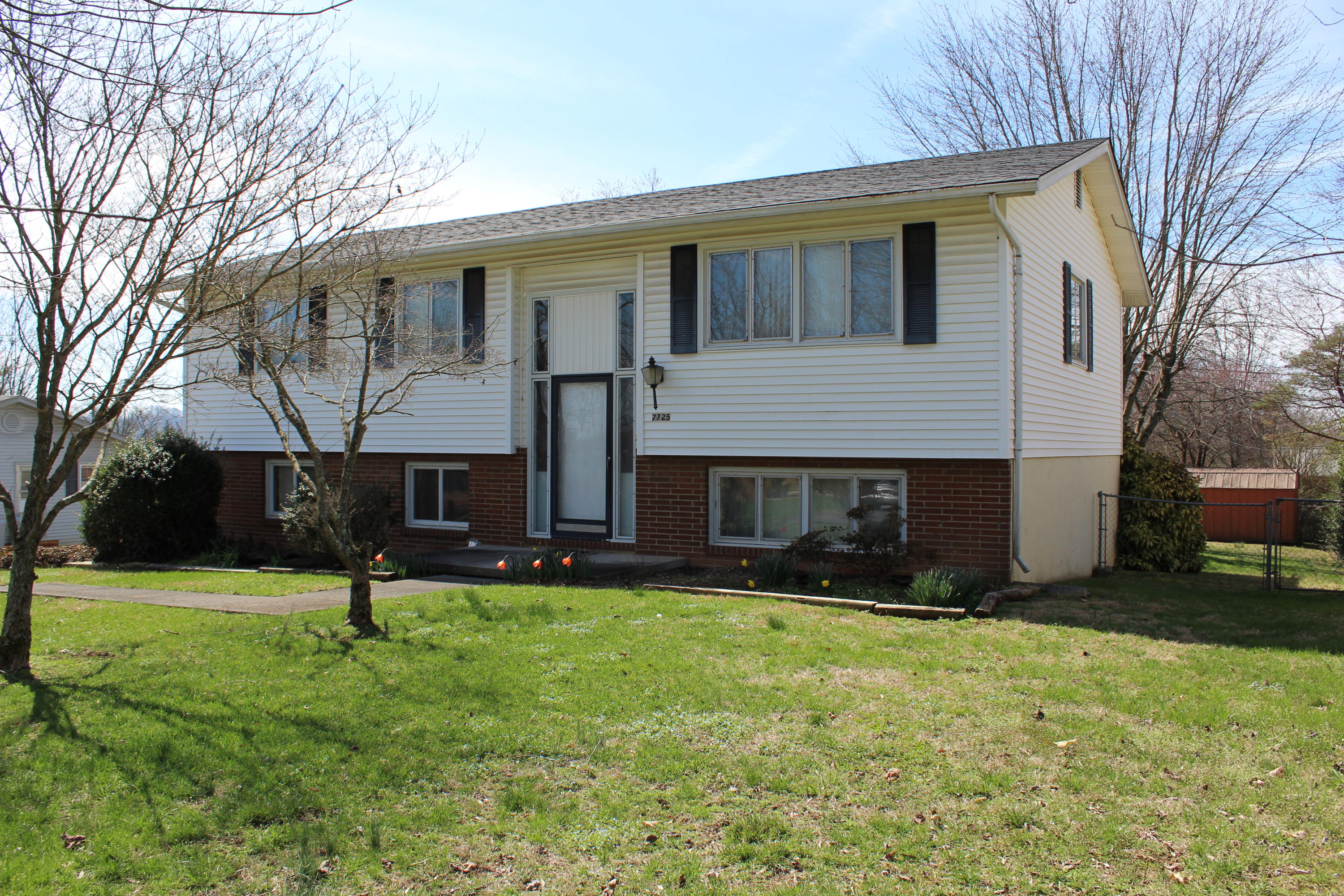 7725 Ashley Road Powell, TN 37849 - Photo 2 of 29 IMG_3380.JPG