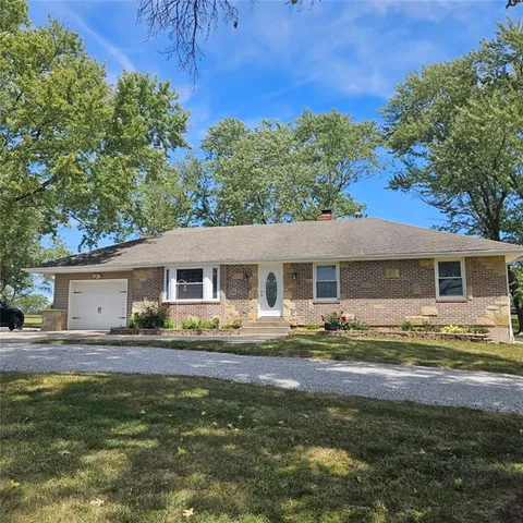 $370,000 | 31421 West 161st Street, Excelsior Springs, MO 64024
