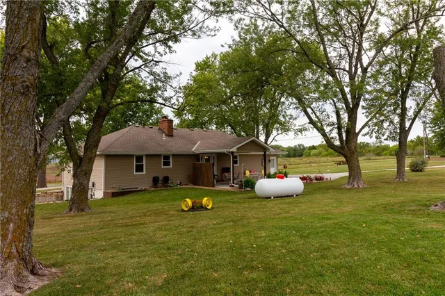 $370,000 | 31421 West 161st Street, Excelsior Springs, MO 64024