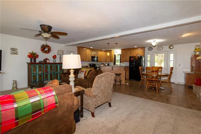 $370,000 | 31421 West 161st Street, Excelsior Springs, MO 64024