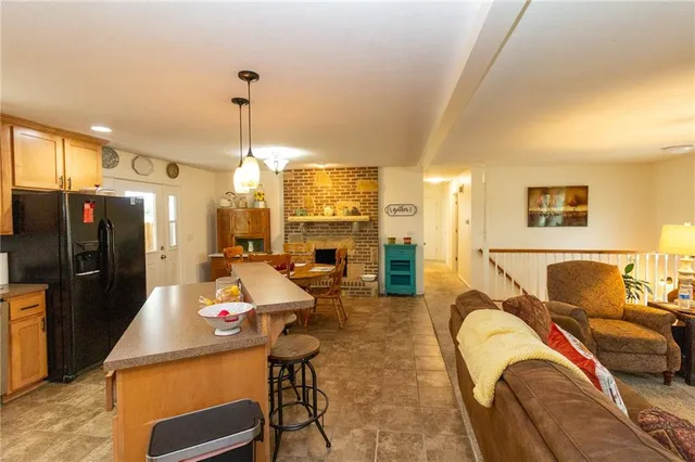 $370,000 | 31421 West 161st Street, Excelsior Springs, MO 64024