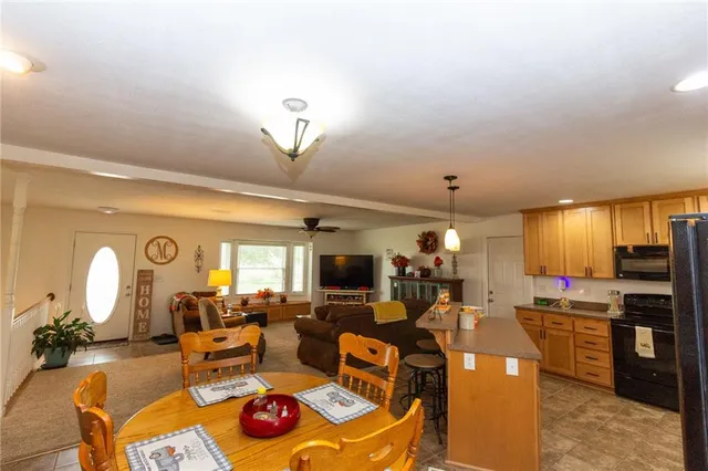 $370,000 | 31421 West 161st Street, Excelsior Springs, MO 64024