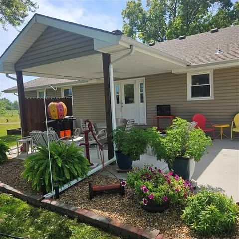 $370,000 | 31421 West 161st Street, Excelsior Springs, MO 64024