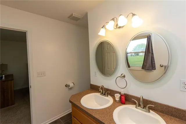 $370,000 | 31421 West 161st Street, Excelsior Springs, MO 64024