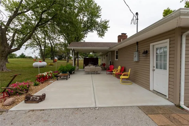 $370,000 | 31421 West 161st Street, Excelsior Springs, MO 64024