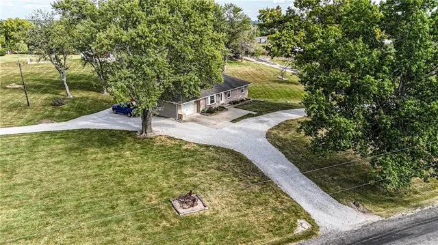 $370,000 | 31421 West 161st Street, Excelsior Springs, MO 64024