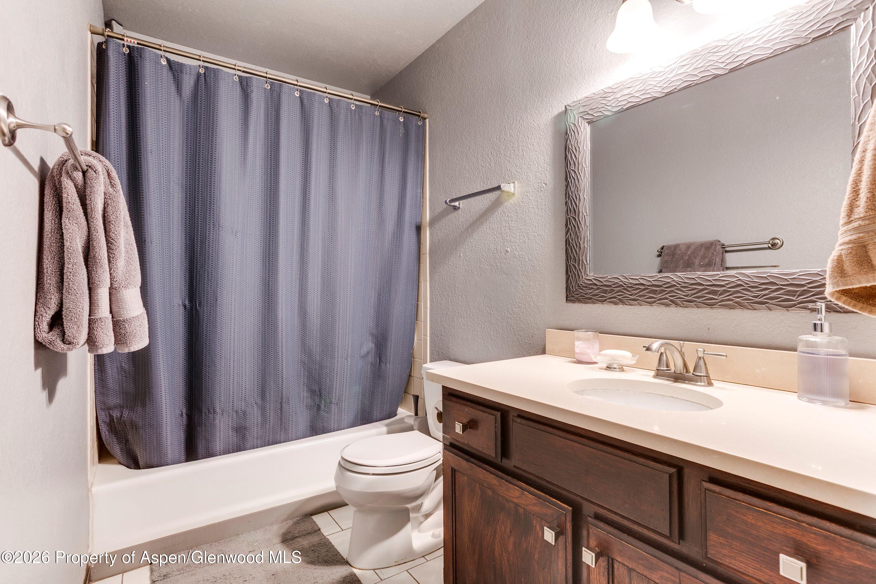 501 Fairway Avenue Rifle, CO 81650 - Photo 18 of 29 25-501_Fairway_Master_Bathroom-1