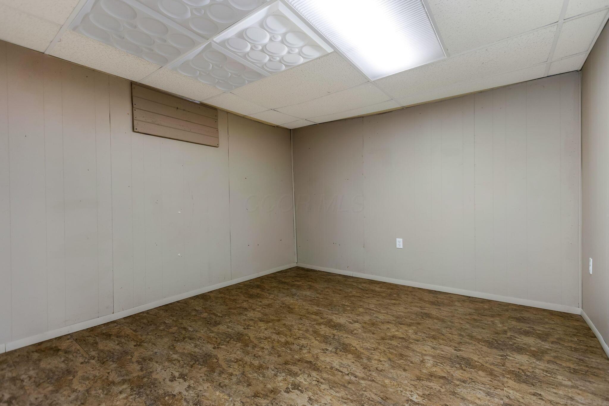 6076 Batavia Road Westerville, OH 43081 - Photo 33 of 39 Gallery Image 33