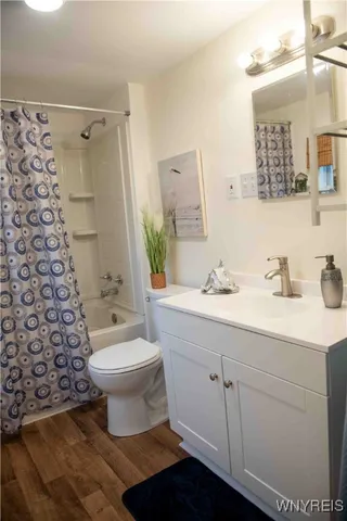 $249,900 | 5300 Lake Avenue, Orchard Park, NY 14127