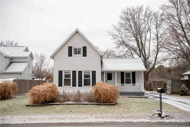 $249,900 | 5300 Lake Avenue, Orchard Park, NY 14127