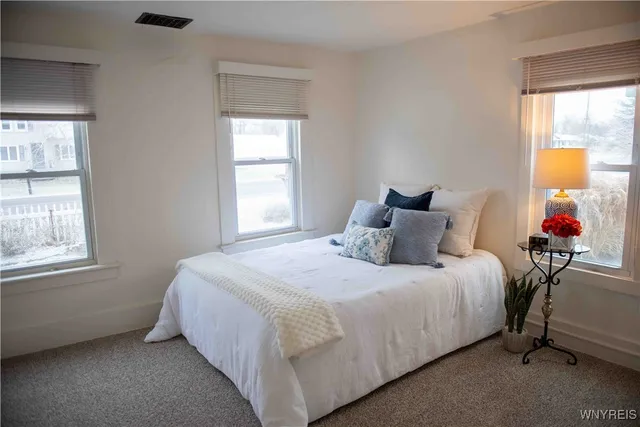 $249,900 | 5300 Lake Avenue, Orchard Park, NY 14127