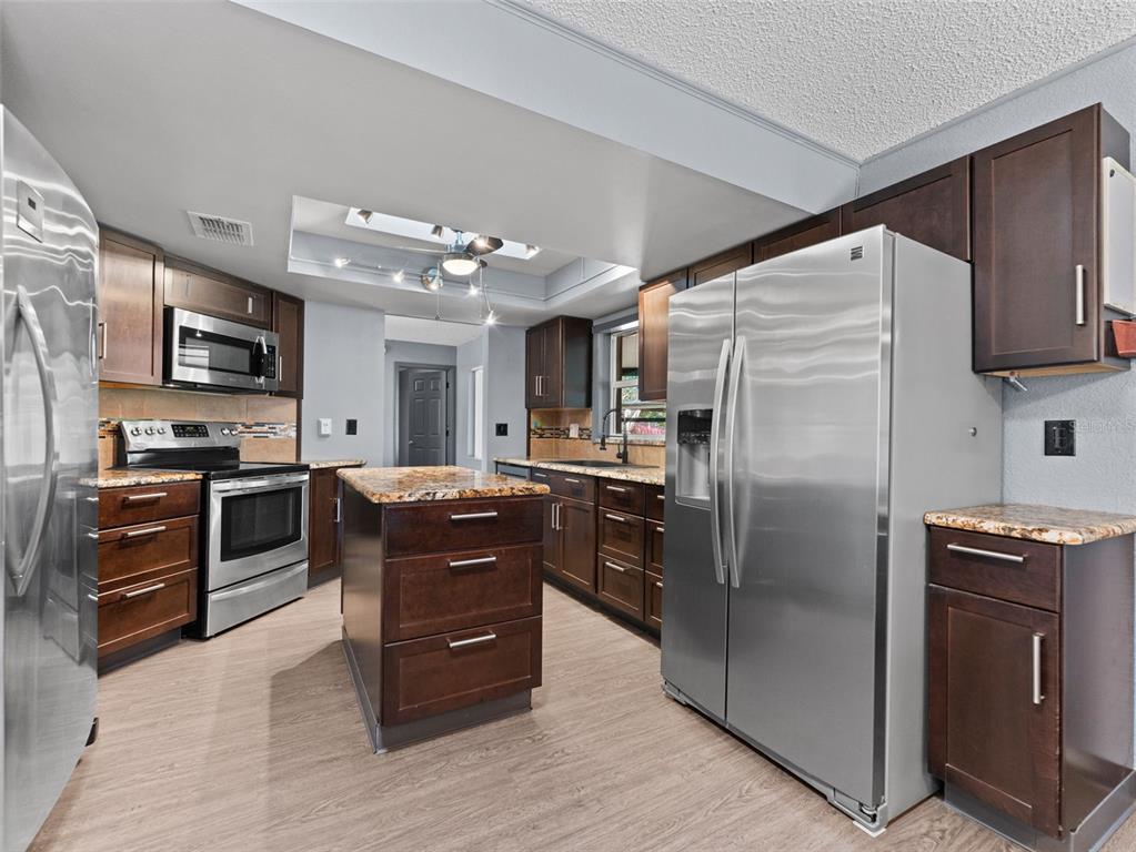 7118 Lexington Circle Brooksville, FL 34602 - Photo 12 of 45