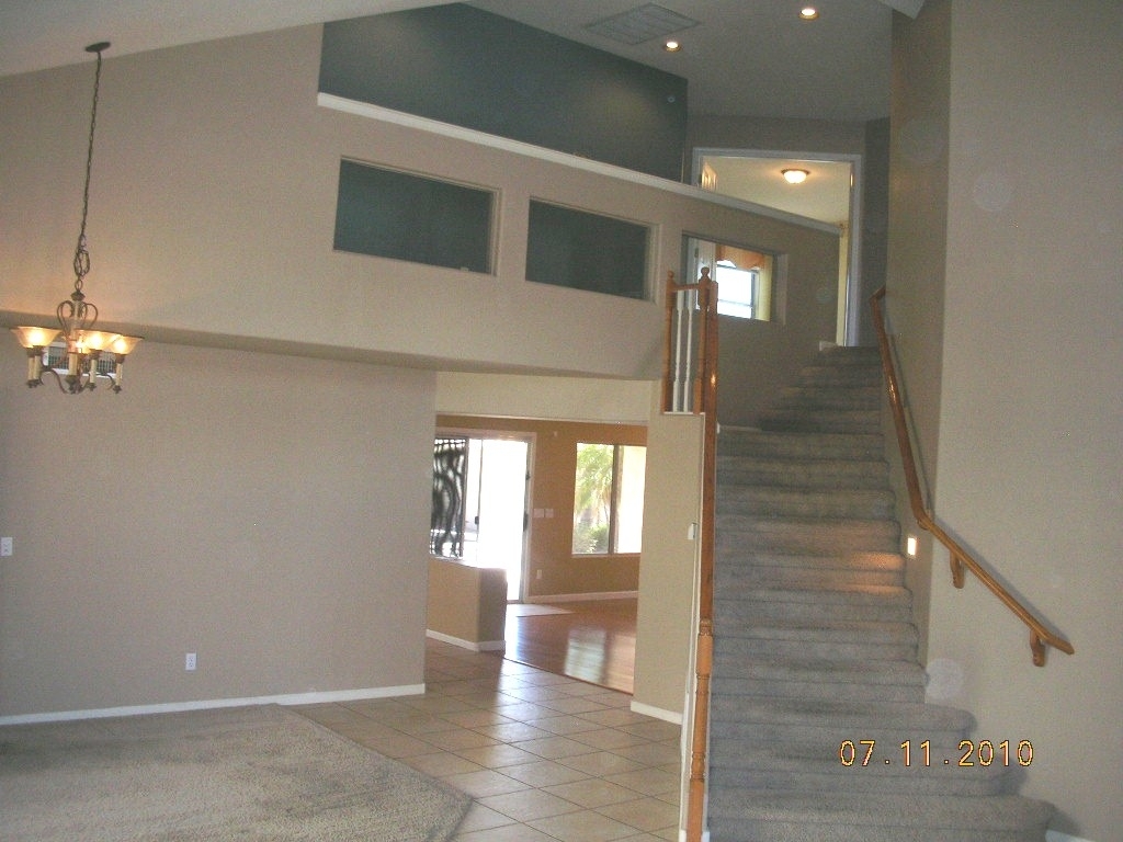 3513 East Clark Road Phoenix, AZ 85050 - Photo 18 of 27 staircase
