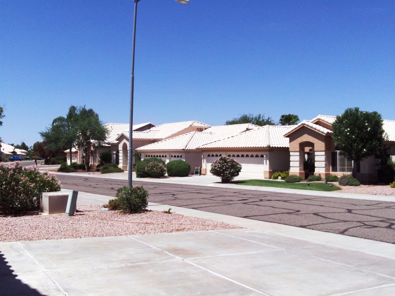 3513 East Clark Road Phoenix, AZ 85050 - Photo 3 of 27 neighborhood left side