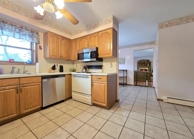 $685,000 | 14 Avenue C, Holbrook, NY 11741