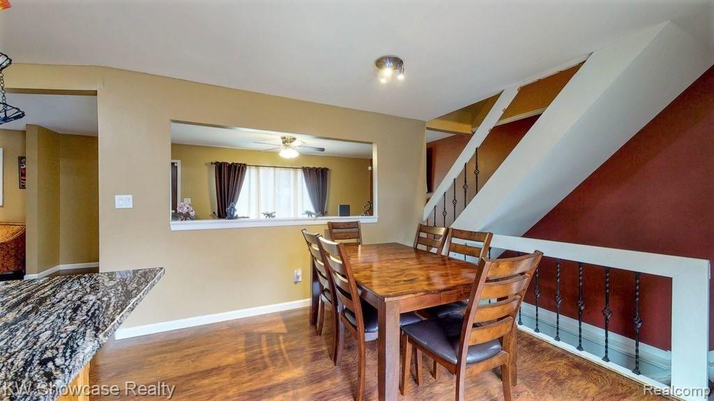 2985 West Commerce Road Milford, MI 48380 - Photo 25 of 39 16 Dining Area.jpg