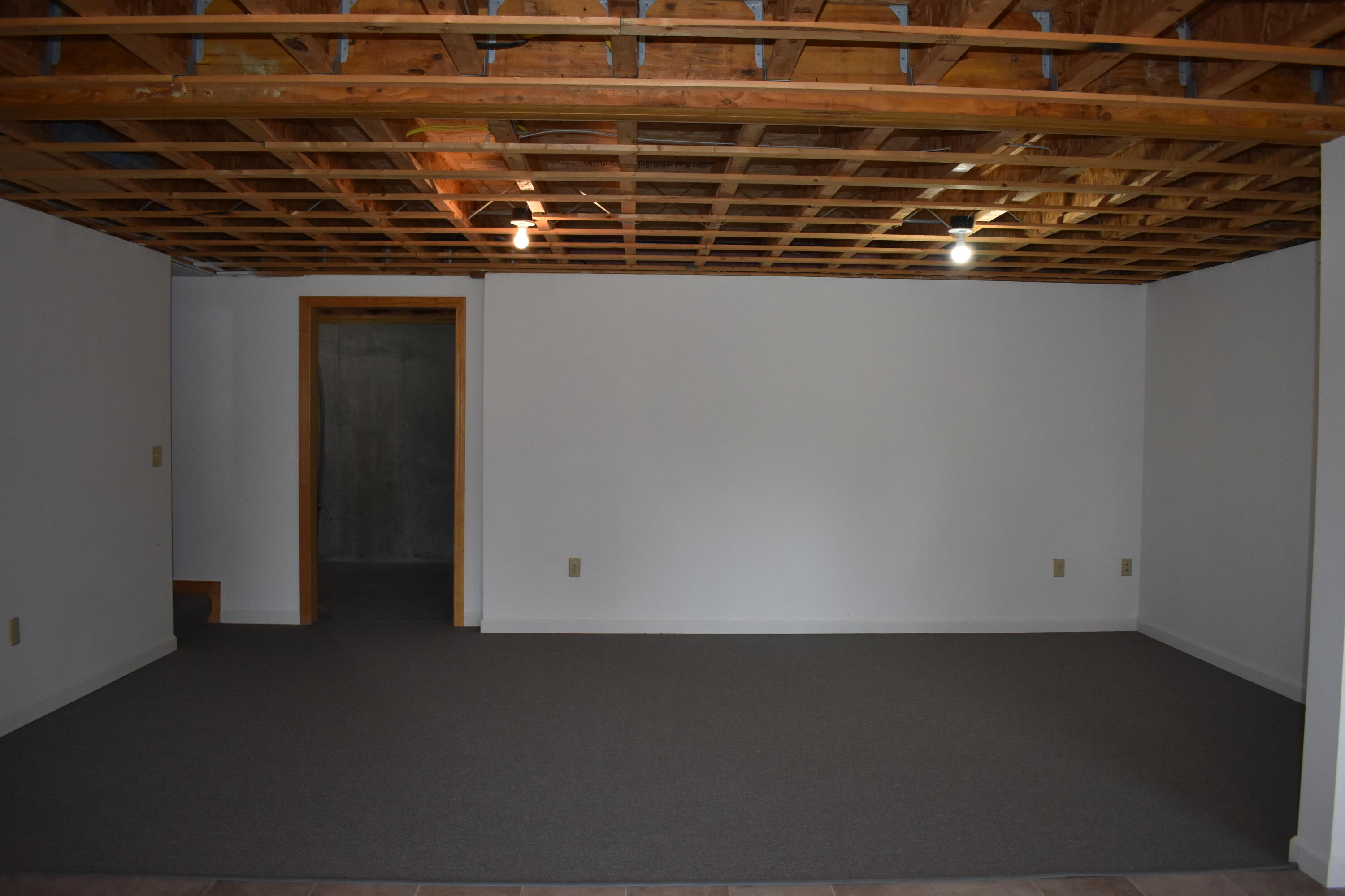 18-20 Blaisdell Road Monmouth, ME 04265 - Photo 23 of 48 DSC_0792