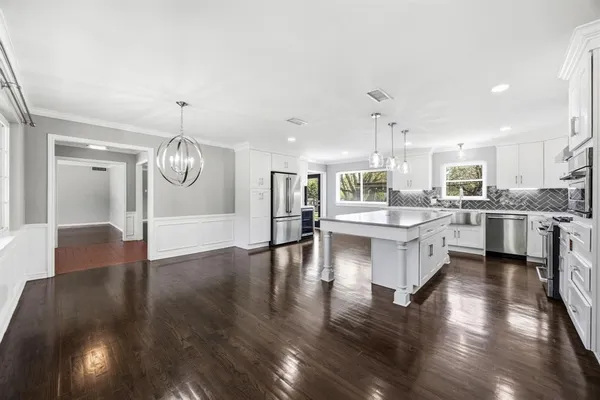 $565,000 | 1636 West Red Bird Lane, Dallas, TX 75232
