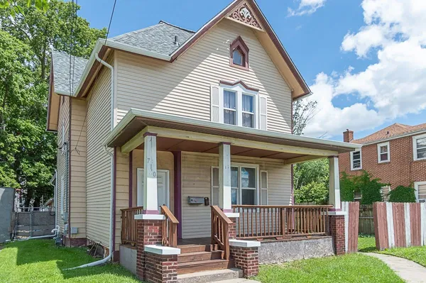 $169,900 | 710 Kishwaukee Street, Rockford, IL 61104