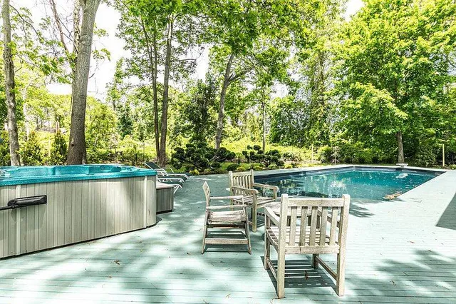 $54,000 | 15 Wagon Lane, East Hampton, NY 11937