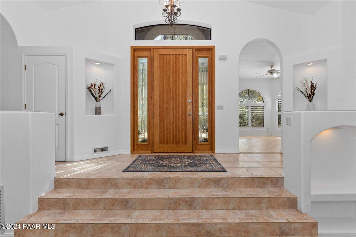 1785 Coyote Road Prescott, AZ 86303 - Photo 5 of 36 Entry/Foyer