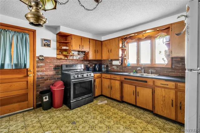 $169,900 | 58 Boardman Road, West Seneca, NY 14218